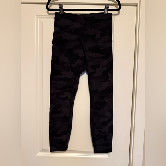 Lululemon Instill Camo Print 25” Leggings - size 8 - Picture 2 of 5